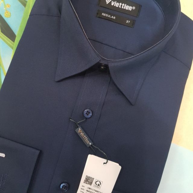 Aó sơ mi nam Việt Tiến dài tay màu xanh đen ,chính hãng , cao cấp  - form suông REGULAR - tà bầu | BigBuy360 - bigbuy360.vn