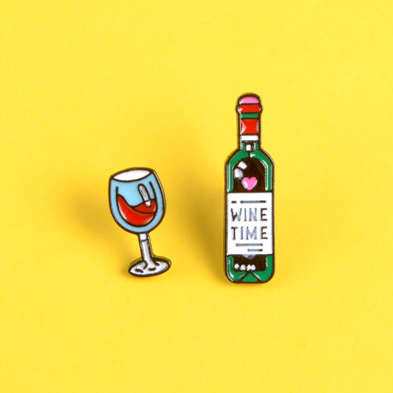 Huy hiệu cài áo hình chai rượu vang đỏ thanh lịch