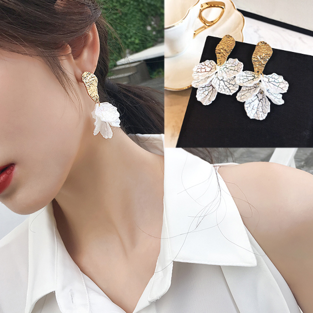 Bông Tai Hợp Kim Hình Hoa Đính Đá Xinh Xắn