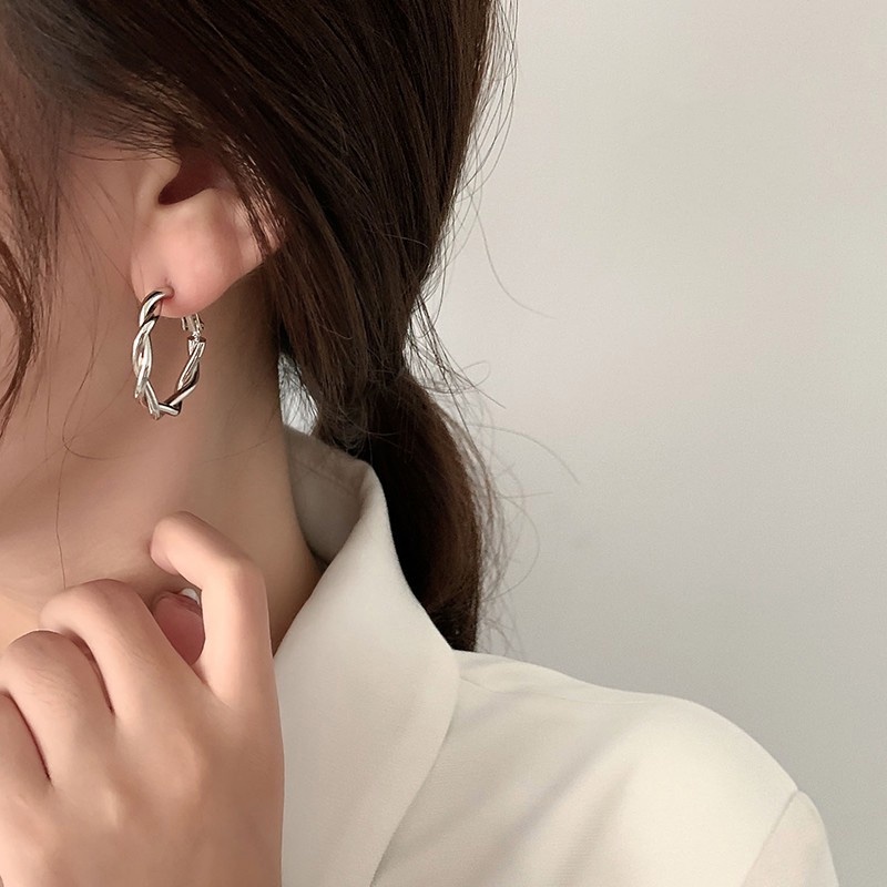 Khuyên tai kim loại hình tròn phong cách hàn quốc thời trang cho nữ