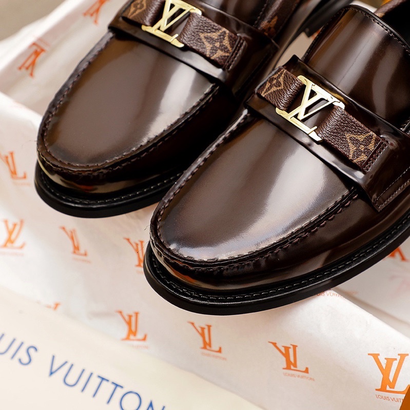 Giày tây lười mũi tròn da bóng thương hiệu Louis Vuitton LV cao cấp