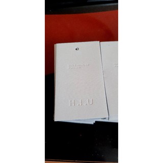 Tag quần áo theo yêu cầu