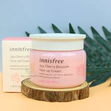 KEM DƯỠNG TRẮNG DA / INNISFREE TONE UP / Kem Dưỡng Trắng Da Nâng Tone Tức Thì Innisfree Jeju Cherry