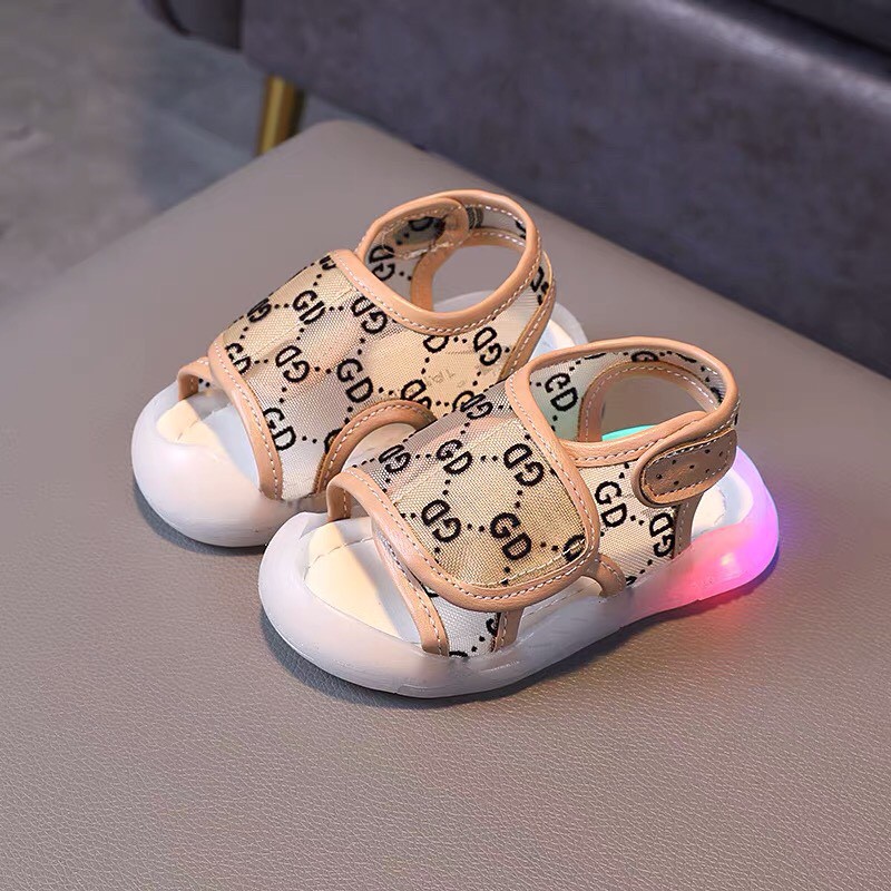 Sandal GD cho bé có đèn led, sandal quai lưới thoáng khí cho bé đi mát mẻ mùa hè, sandal chống vấp cho bé quai dán K6-1