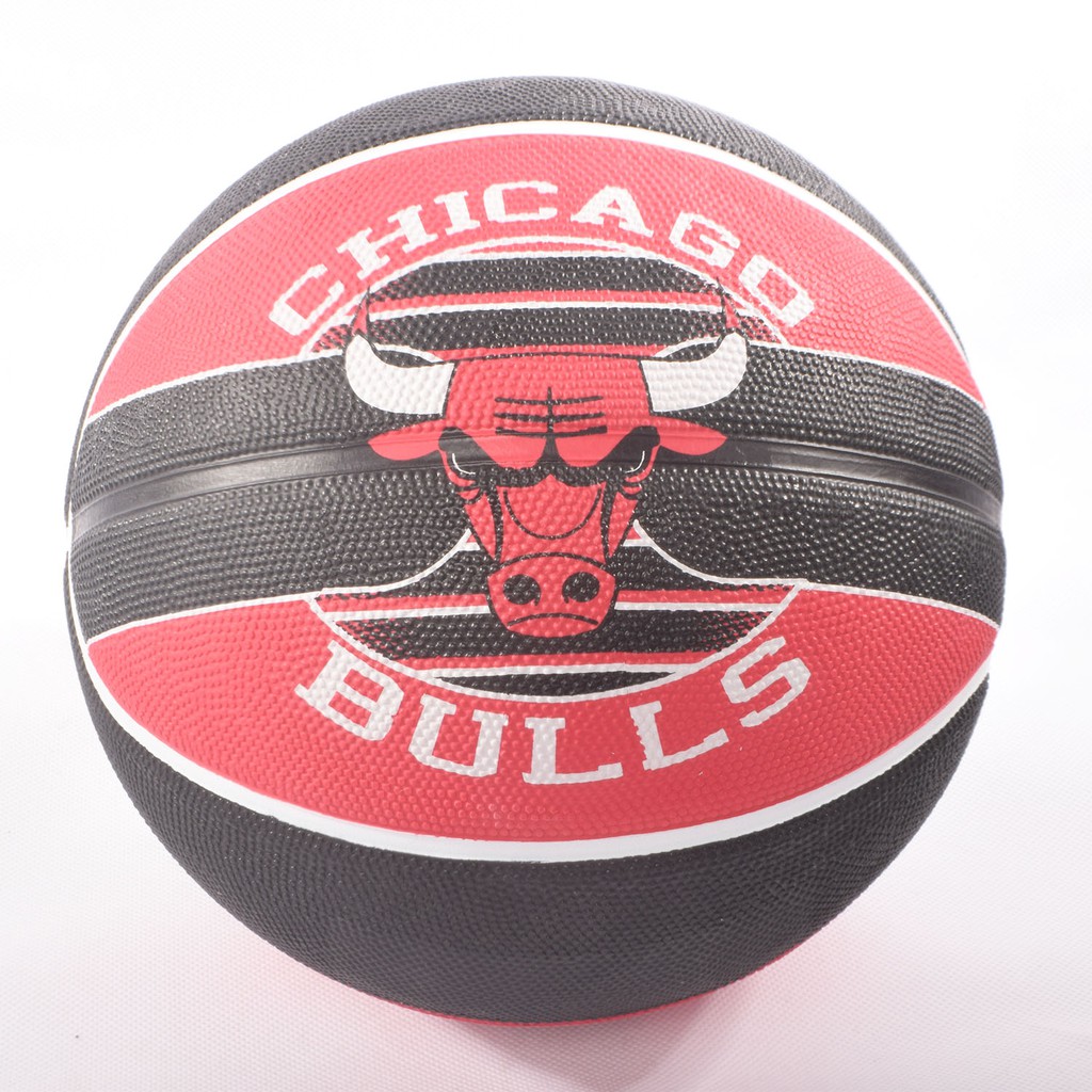 Bóng rổ Spalding NBA Team Chicago Bulls Outdoor size 7 + Tặng bộ kim bơm bóng và lưới đựng bóng