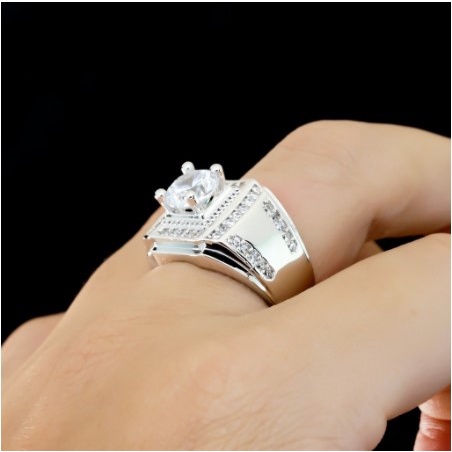 Nhẫn Nam Mặt Vuông Viền Đá Mạ Vàng 18k Kim Jewelry Viền Đính Đá Trắng, Sang Trọng Và Đẳng Cấp