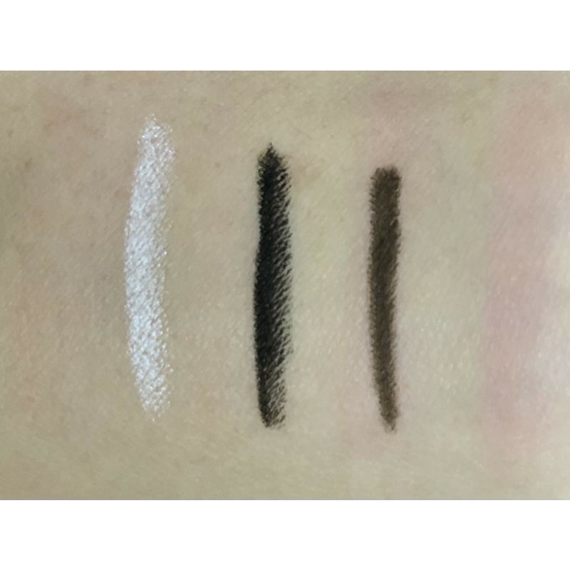 Chì kẻ viền mắt trong dạng sáp mềm Make Up Shop