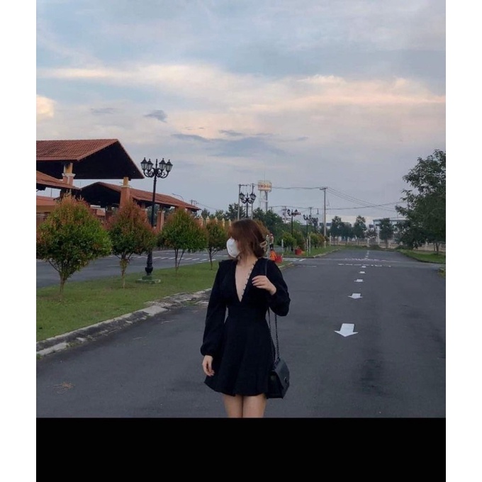 Đ11-Đầm đính nút khoét ngực sâu(sẵn mút và quần trong)