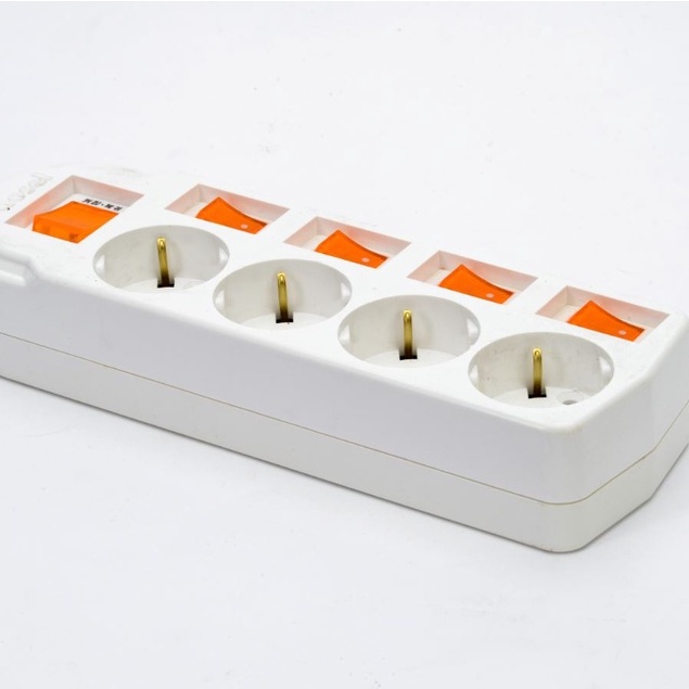 Ổ cắm điện Hàn Quốc tiếp địa  loại 4 lỗ 5 công tắc Mã hàng: DM2221 tự động ngắt điện khi quá tải