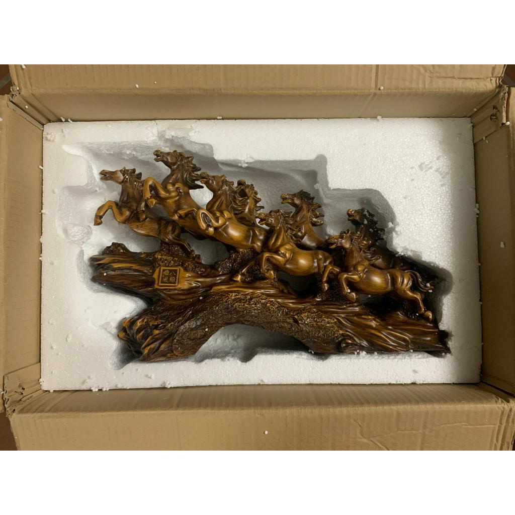 Tượng bát mã truy phong bột đá đúc sơn phủ gỗ T06