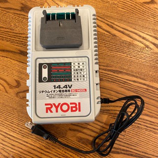 Sạc ryobi bc-1400l,bc-1401l điện 220v, cho pin lion 14.4v.