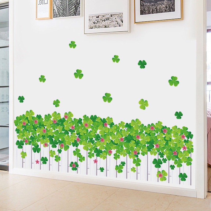 Decal trang trí chân tường hàng rào trắng cỏ xanh