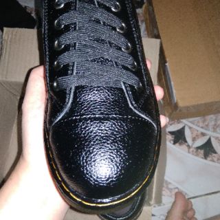 Giày nam, giày đốc da Dr Marten, đế may chắc chắn