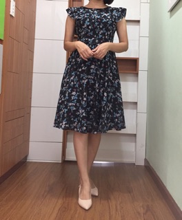 Đầm voan hoa midi kèm belt