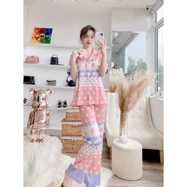 PIJAMA ĐÙI - TAY NGẮN  DÂU, SÓNG NƠ TÍM LỤA XƯỚC P004 CAO CẤP QC.