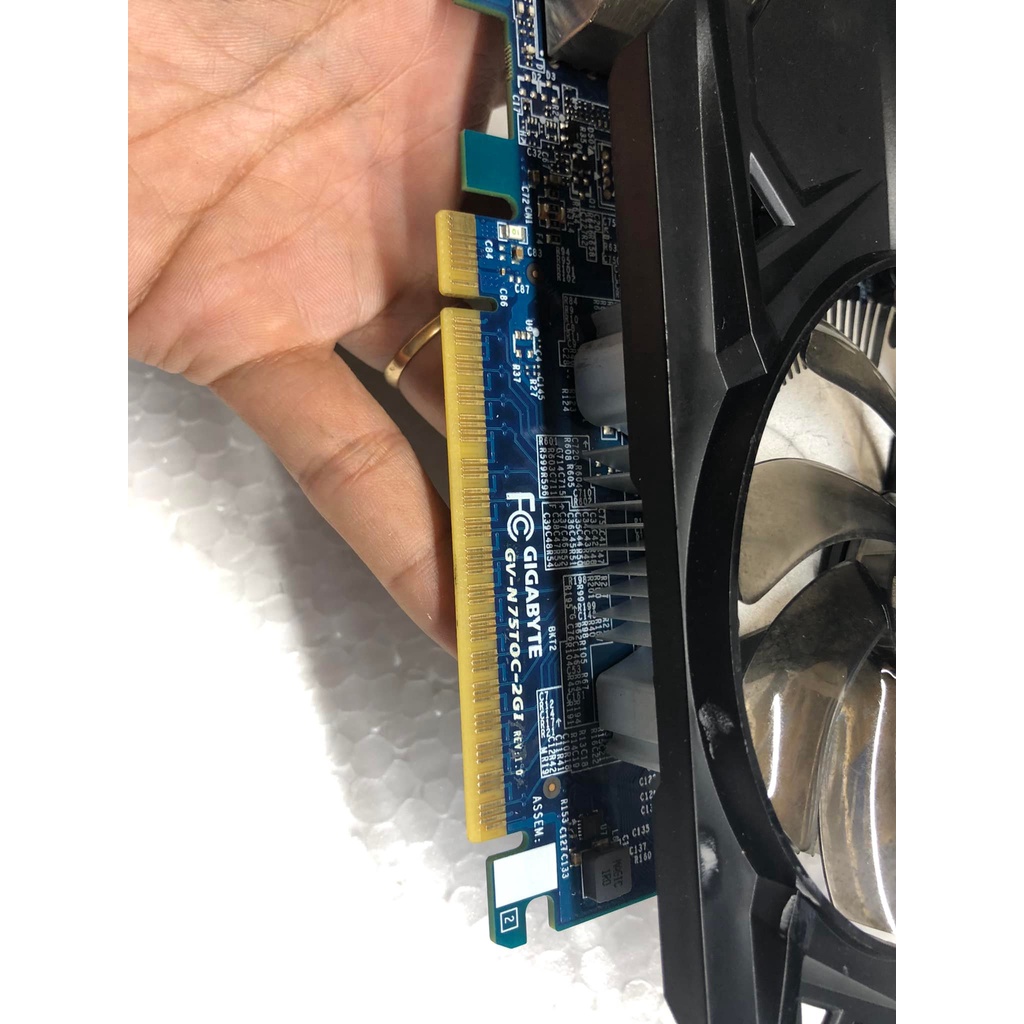 Card màn hình VGA GIGA 750 N75TOC 2G DDR5