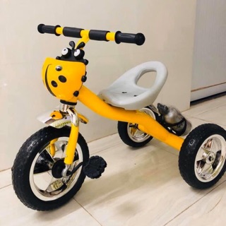 Xe ba bánh con bọ