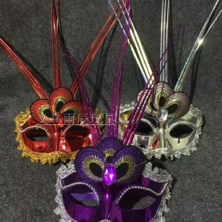 Mặt nạ hoá trang nửa mặt