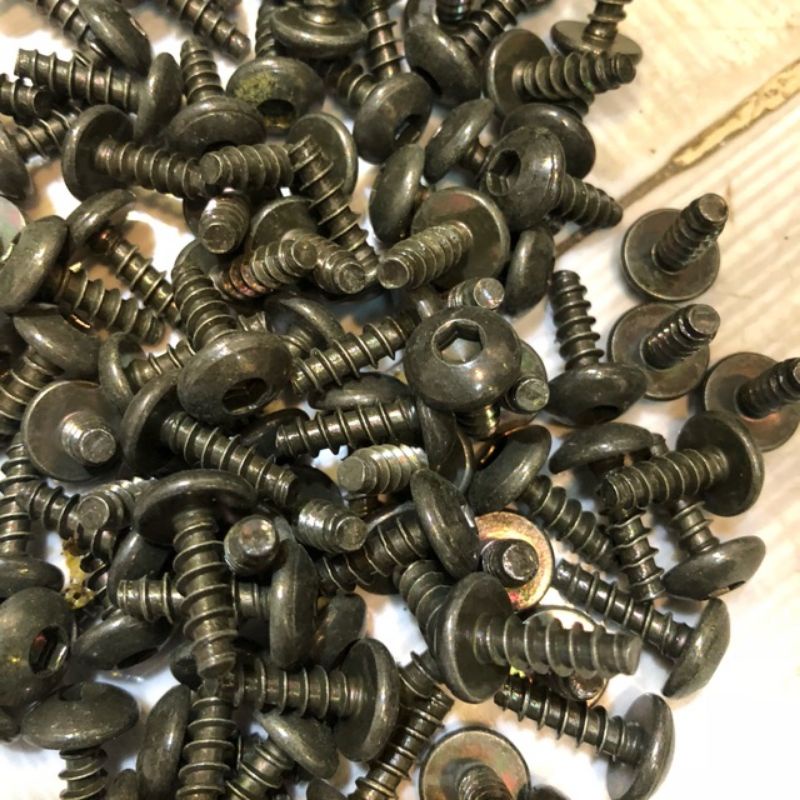 Ốc Vít xoắn 5li dài 20li  bắt dàn áo yamaha Honda xịn