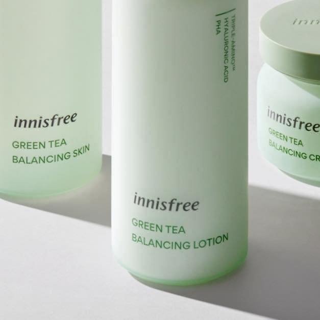 Nước Hoa Hồng Cân Bằng Da Innisfree Green Tea Balancing Skin Toner Trà Xanh 200ML