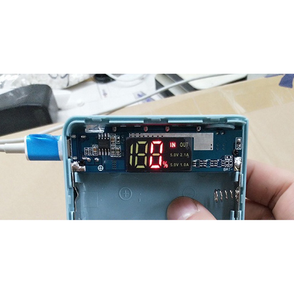 Box sạc pin 18650 7 khe pin dùng pin 18650 màn LCD, cổng sạc Type C (chưa pin)