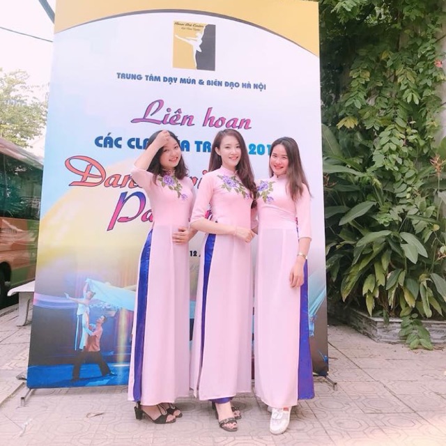 Áo dài thanh lý áo dài thanh lý thanh lý áo dài chất lụa Hàn co dãn mói 80% mình đẹp vô cùng các bạn nhận hàng sẽ yên t