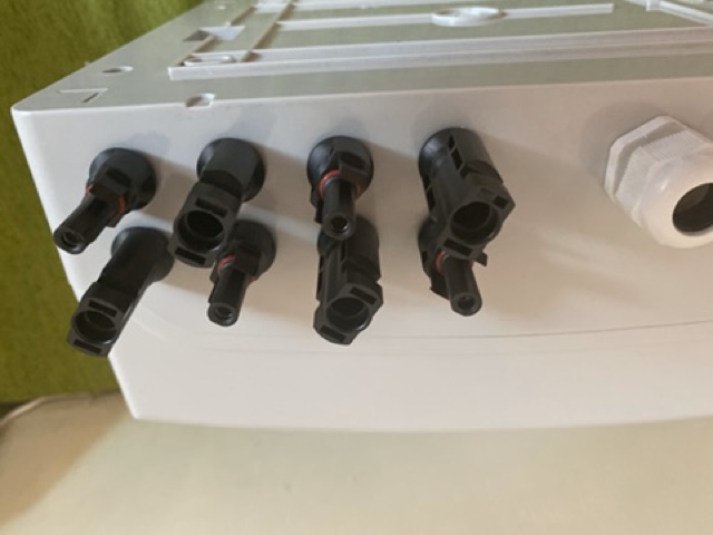 Tủ Hoà Lưới Điện Mặt trời 1 pha 2 string đầy đủ CB chống sét 4-8KWp