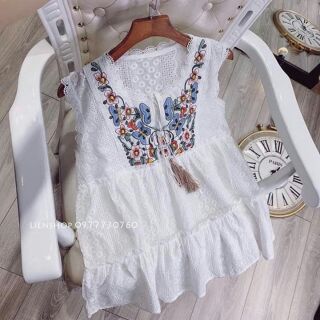 Áo thổ cẩm thêu hoa