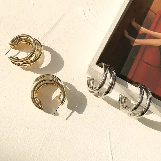 Khuyên tai tròn dáng lạ cá tính CD08