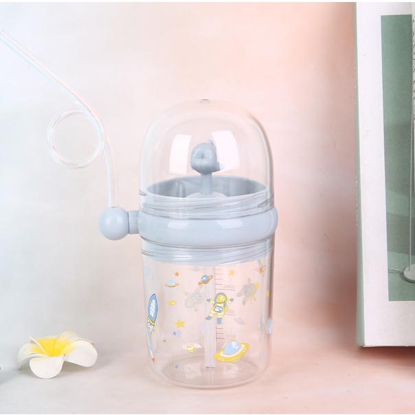 Bình Nước Dạng Xịt 260mL Bằng Nhựa Chống Rơi Hình Cá Voi Dễ Thương Cho Trẻ Mẫu Giáo