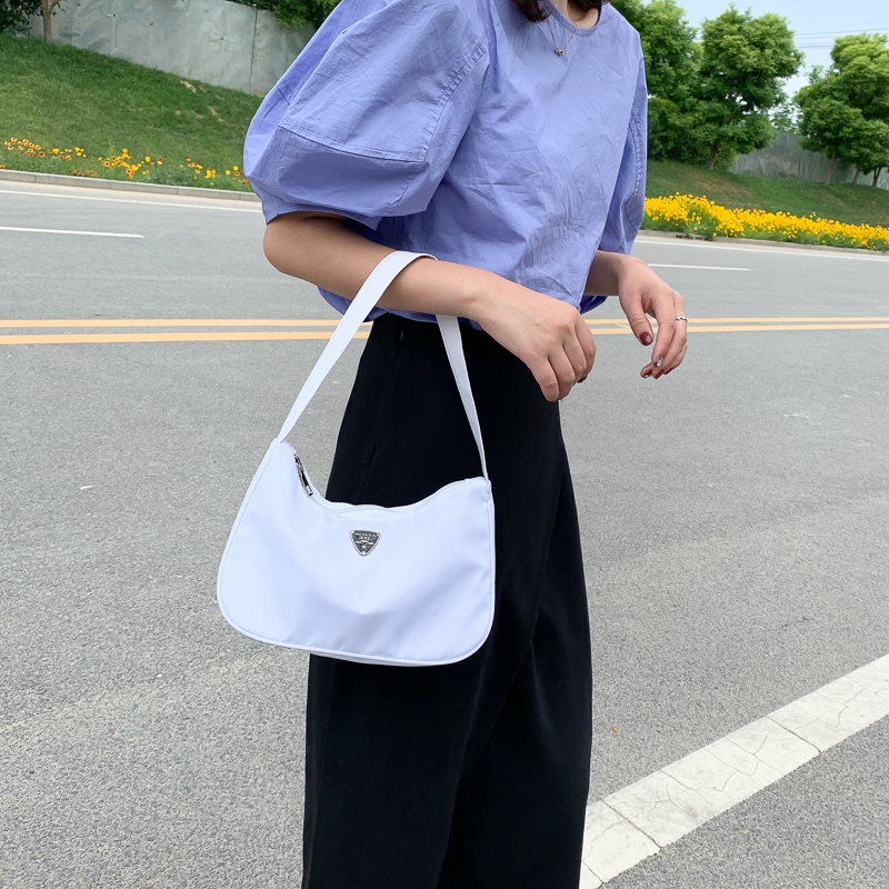 Túi đeo vai thiết kế đơn giản cá tính thời trang