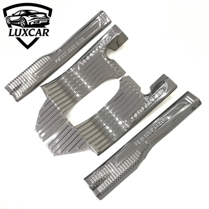 Ốp bậc cửa xe MITSUBISHI OUTLANDER | Chất liệu INOX-TITAN cao cấp LUXCAR