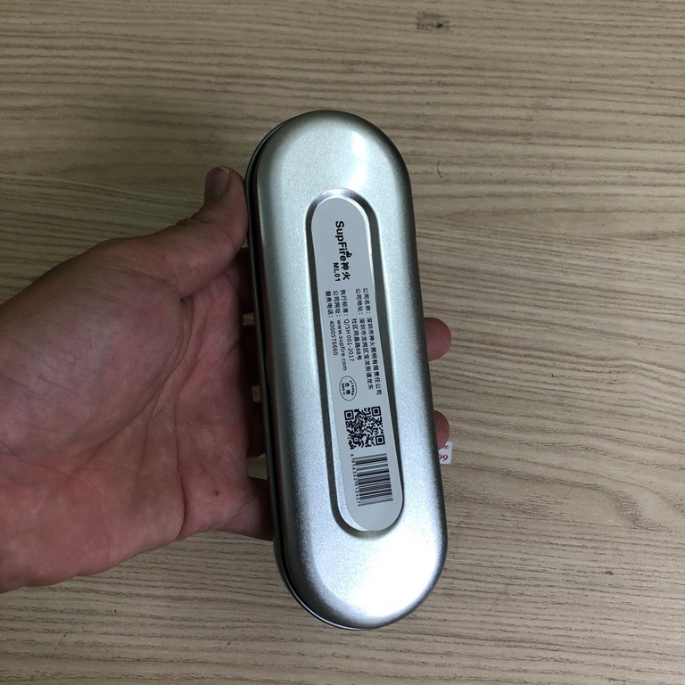 Đèn pin y tế dạng bút Supfire ML01 với 2 màu ánh sáng trắng và vàng thuận tiện –