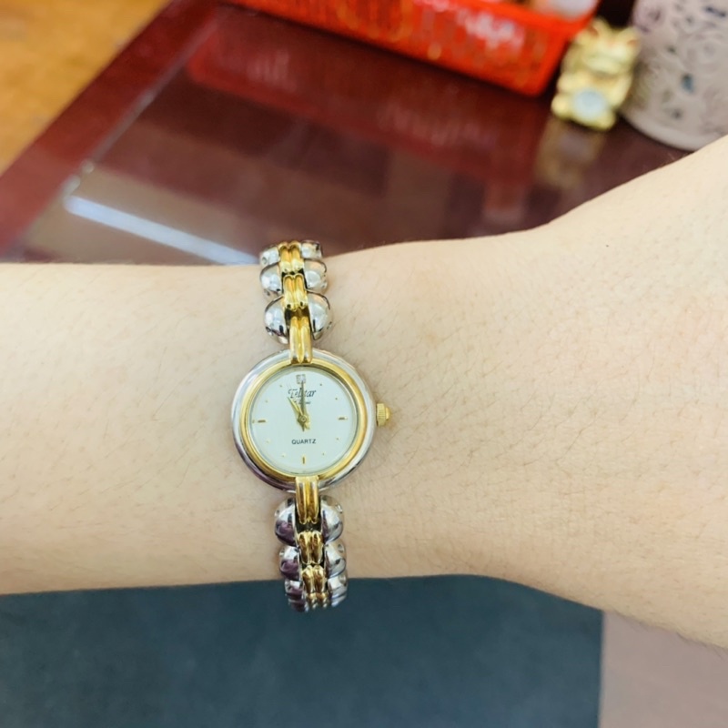 Đồng hồ nữ si nhật dáng lắc tay hiệu Telstar