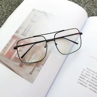 Kính giả cận gọng vuông