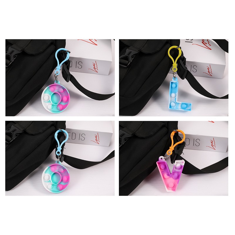 Đồ Chơi Bóp Tay Bằng silicone Hình 26 Chữ Cái Màu Sắc Ngẫu Nhiên