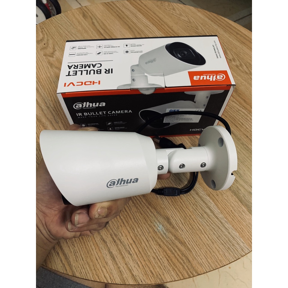 Camera 4 in 1 hồng ngoại 2.0 Megapixel DAHUA DH-HAC-HFW1200TP-S5