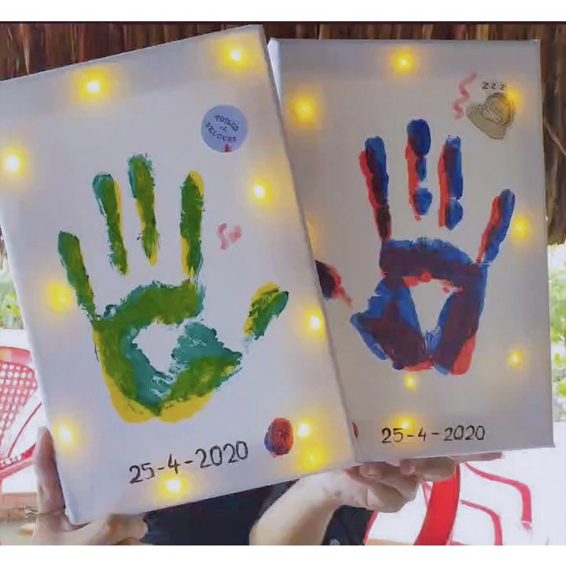 Tranh ấn bàn tay couple rẻ nhất hottrending kèm đèn led nguyên liệu đầy đủ để làm tranh