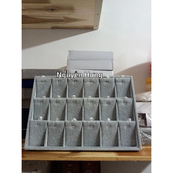 Khay trưng dây chuyền cộng mặt dây cao cấp