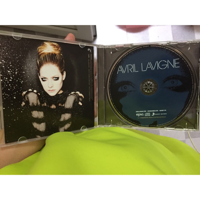 Album Avril Lavigne 200k
