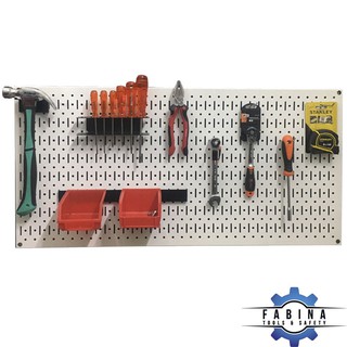 Tấm lưới Pegboard màu trắng kèm phụ kiện treo FABINA