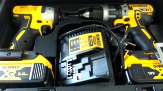 COMBO MÁY KHOAN BẮT VÍT DEWALT DCK266P2-GB