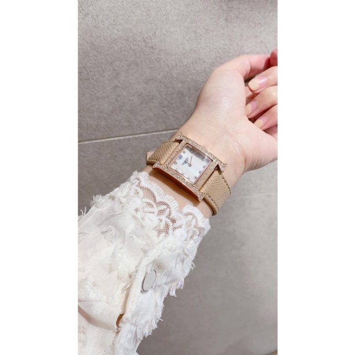 Đồng hồ nữ HERMES dây da mặt vuông đính đá cao cấp