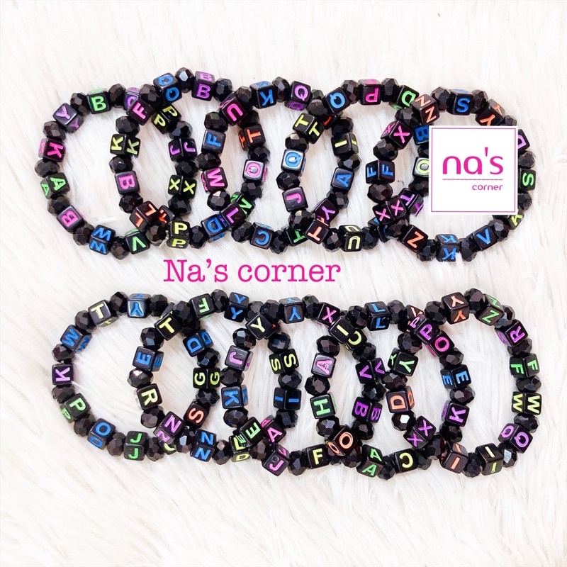 Vòng tay chữ hạt nhựa đủ màu dây cước thun