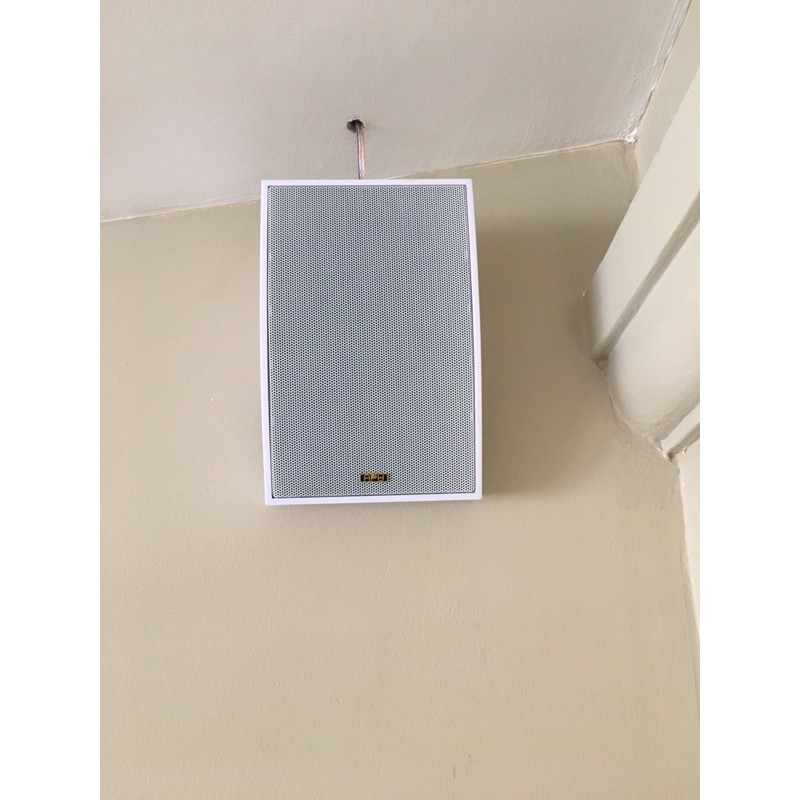 Loa treo tường 20w , 10w nghe nhạc hay