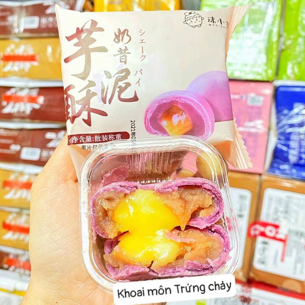 Bánh pía trứng muối ngàn lớp tan chảy