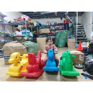Bập bênh nhựa hình thú cho trẻ (Hình ngẫu nhiên)