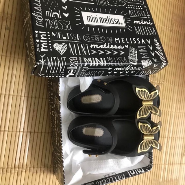 Thanh lý giày melissa auth cho bé