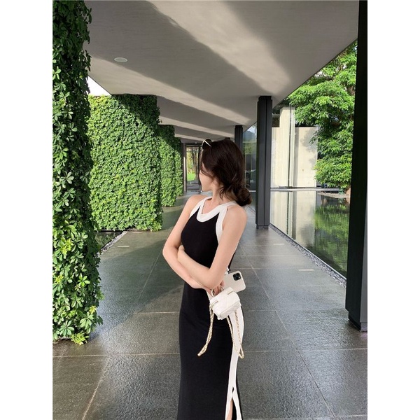 Đầm len body cổ yếm phối màu