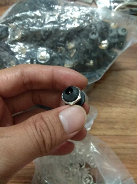 Đầu jack female 5521 dùng bắt đầu sạc cho hộp pin